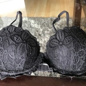 VICTORIA'S SECRET PINK CONVERTIBLE LACE BRA